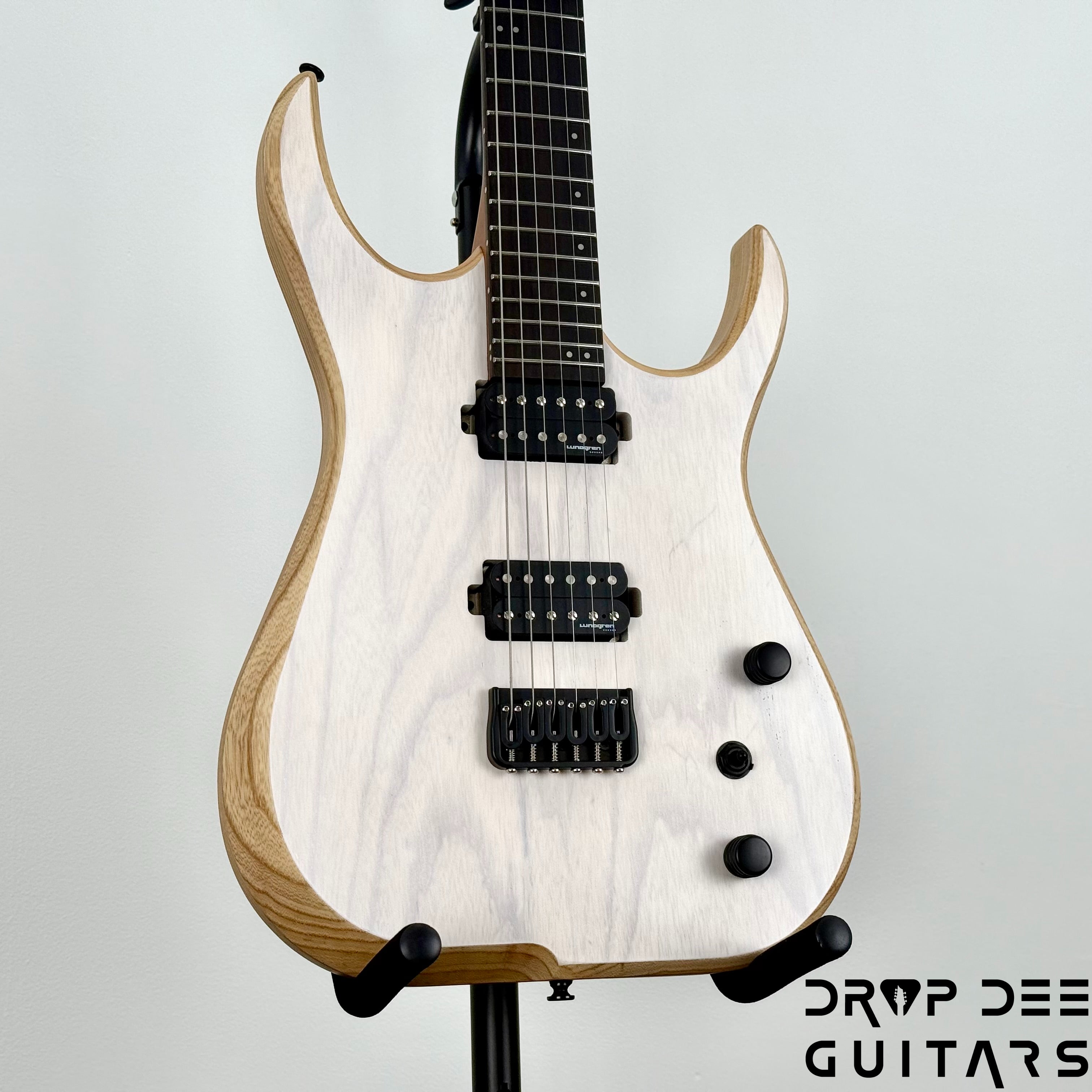 Skervesen Velociraptor 6 Electric Guitar w/ Bag (7031) - Trans