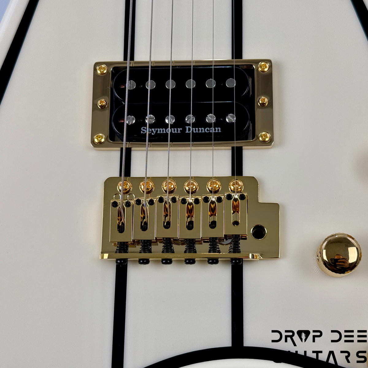 Jackson Legend Series Limited Edition Signature Randy Rhoads CD1 Electric Guitar w/ Case - Vintage White with Black Pinstripes