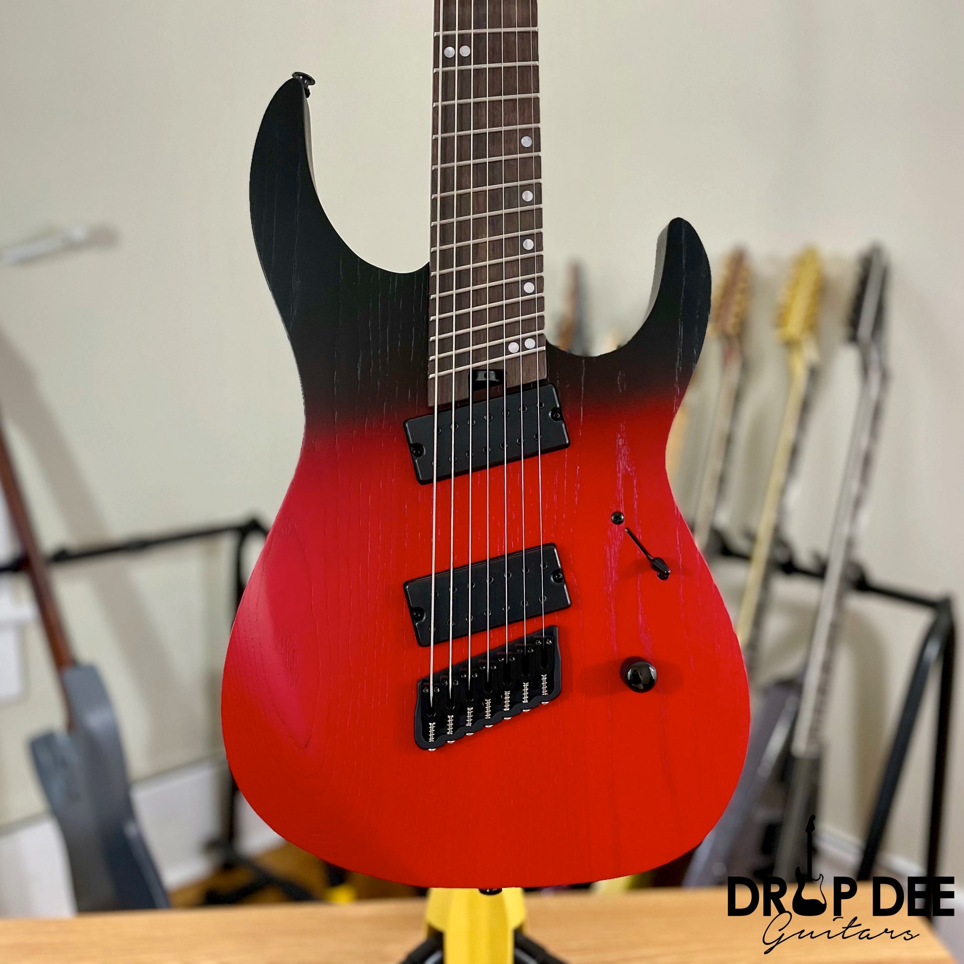 NRF7P 7弦ギター MOD ほど近い legator