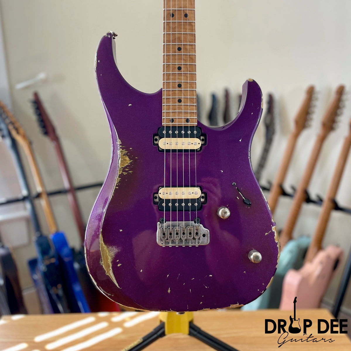 LsL Instruments XT4 "Hammer" Electric Guitar w/ Case